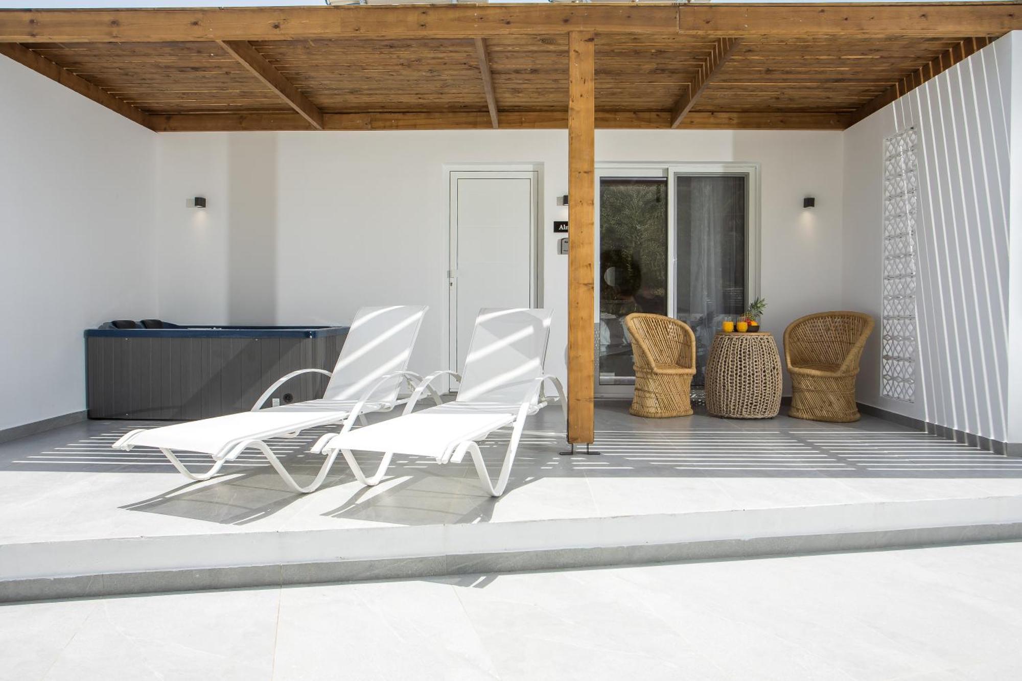 Calma Luxury Studios & Suites Фалираки Екстериор снимка