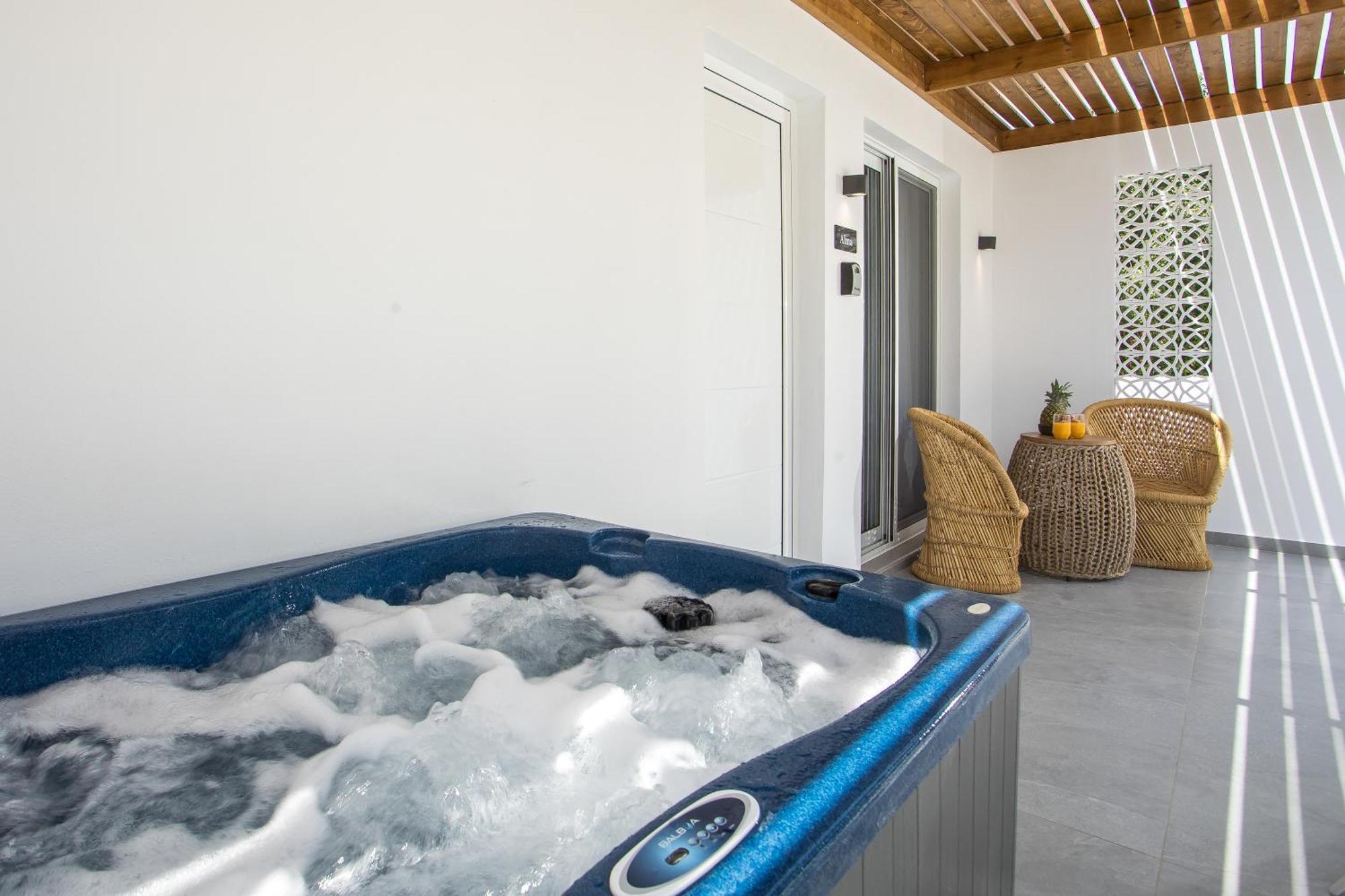 Calma Luxury Studios & Suites Фалираки Екстериор снимка