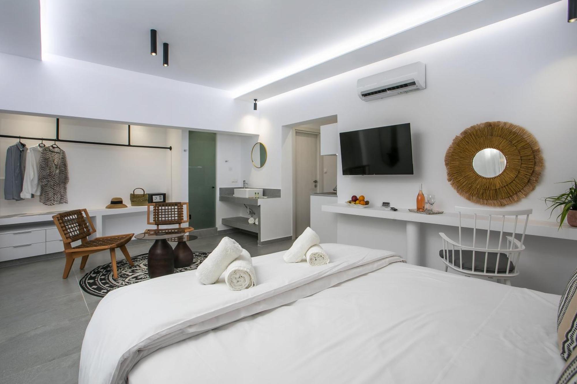 Calma Luxury Studios & Suites Фалираки Екстериор снимка