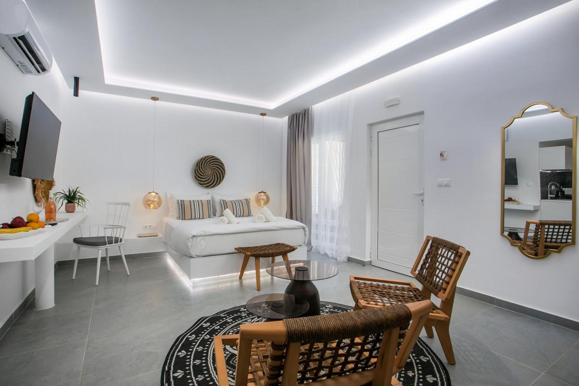 Calma Luxury Studios & Suites Фалираки Екстериор снимка