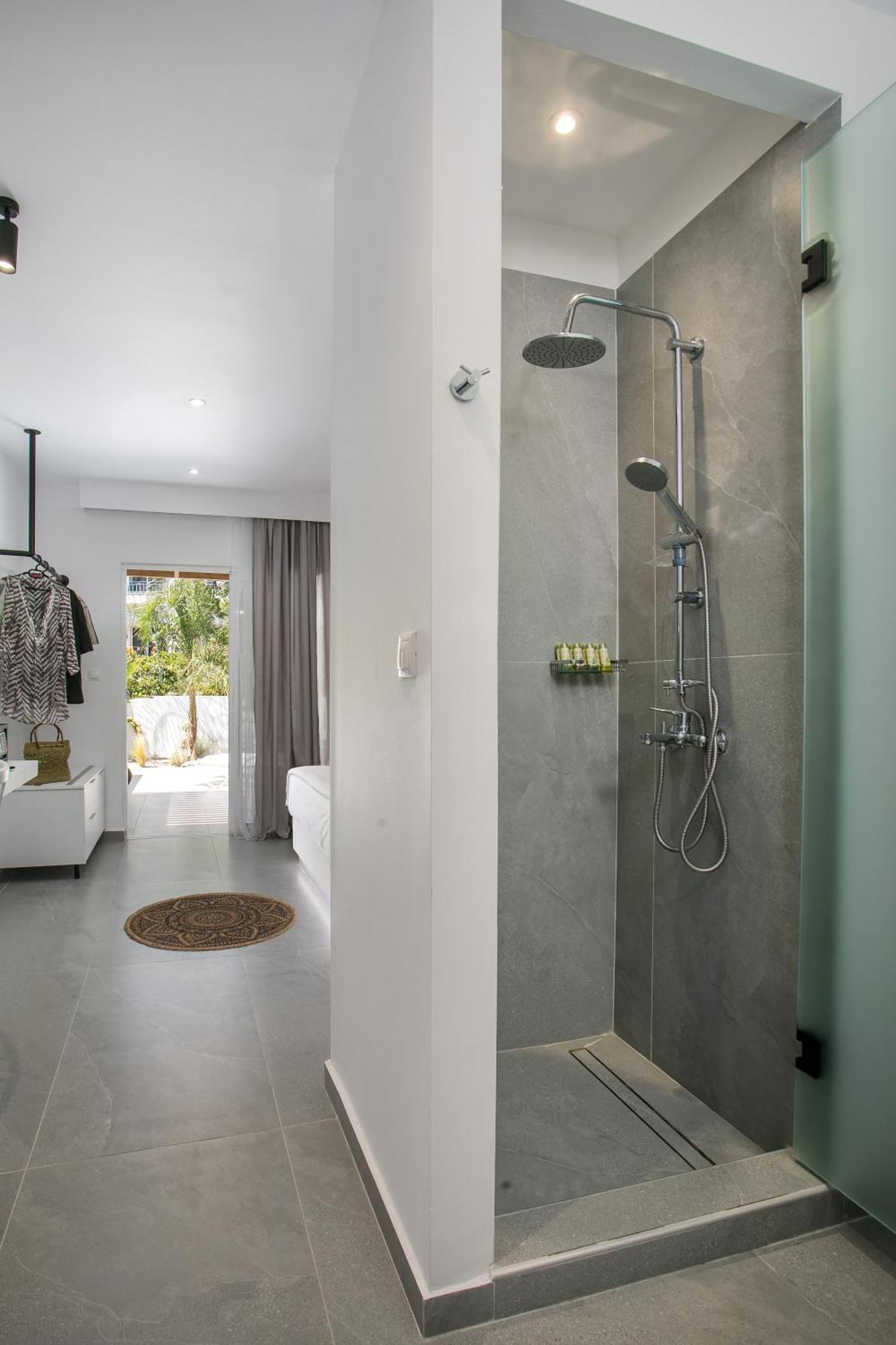 Calma Luxury Studios & Suites Фалираки Екстериор снимка