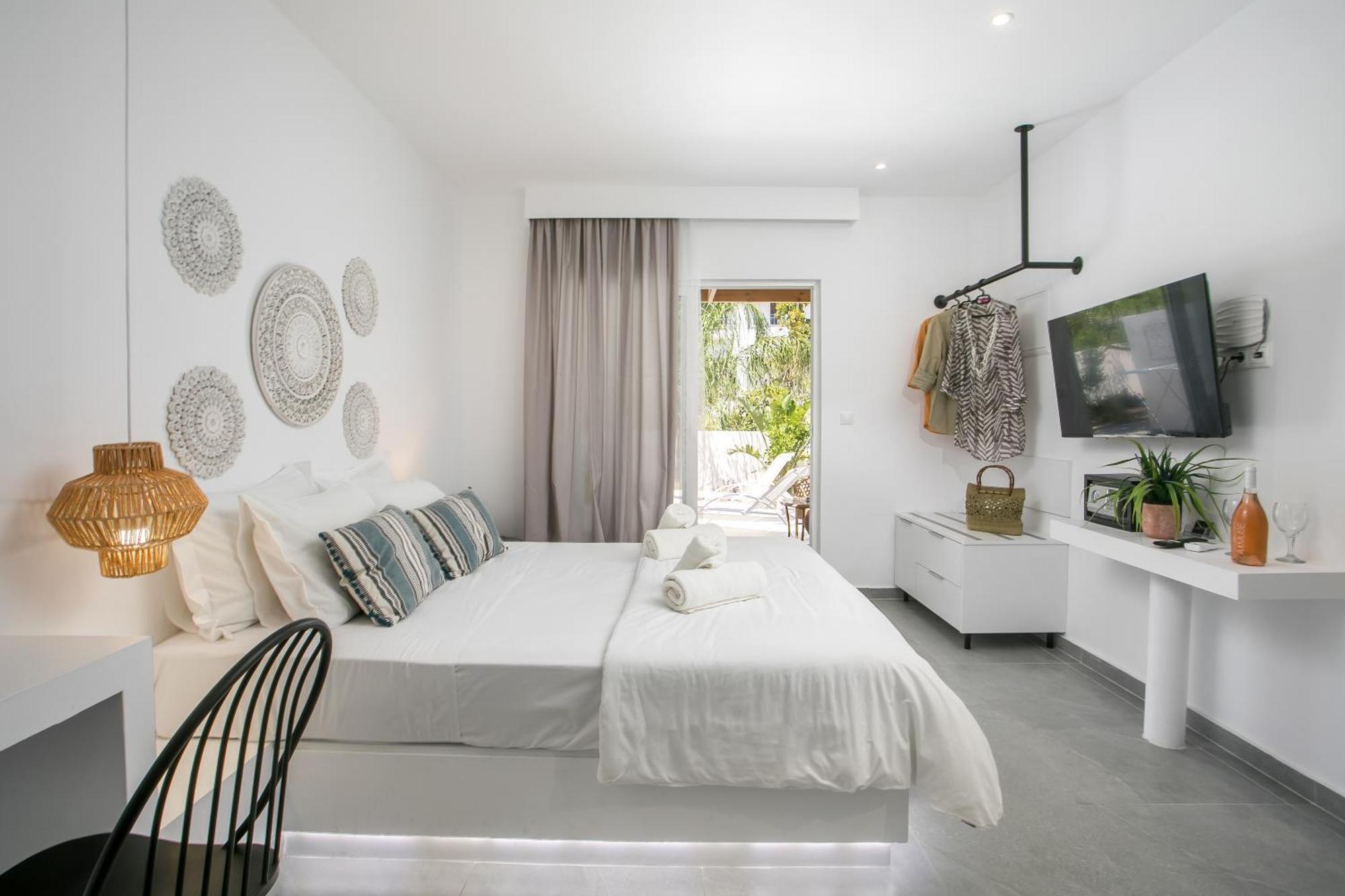 Calma Luxury Studios & Suites Фалираки Екстериор снимка