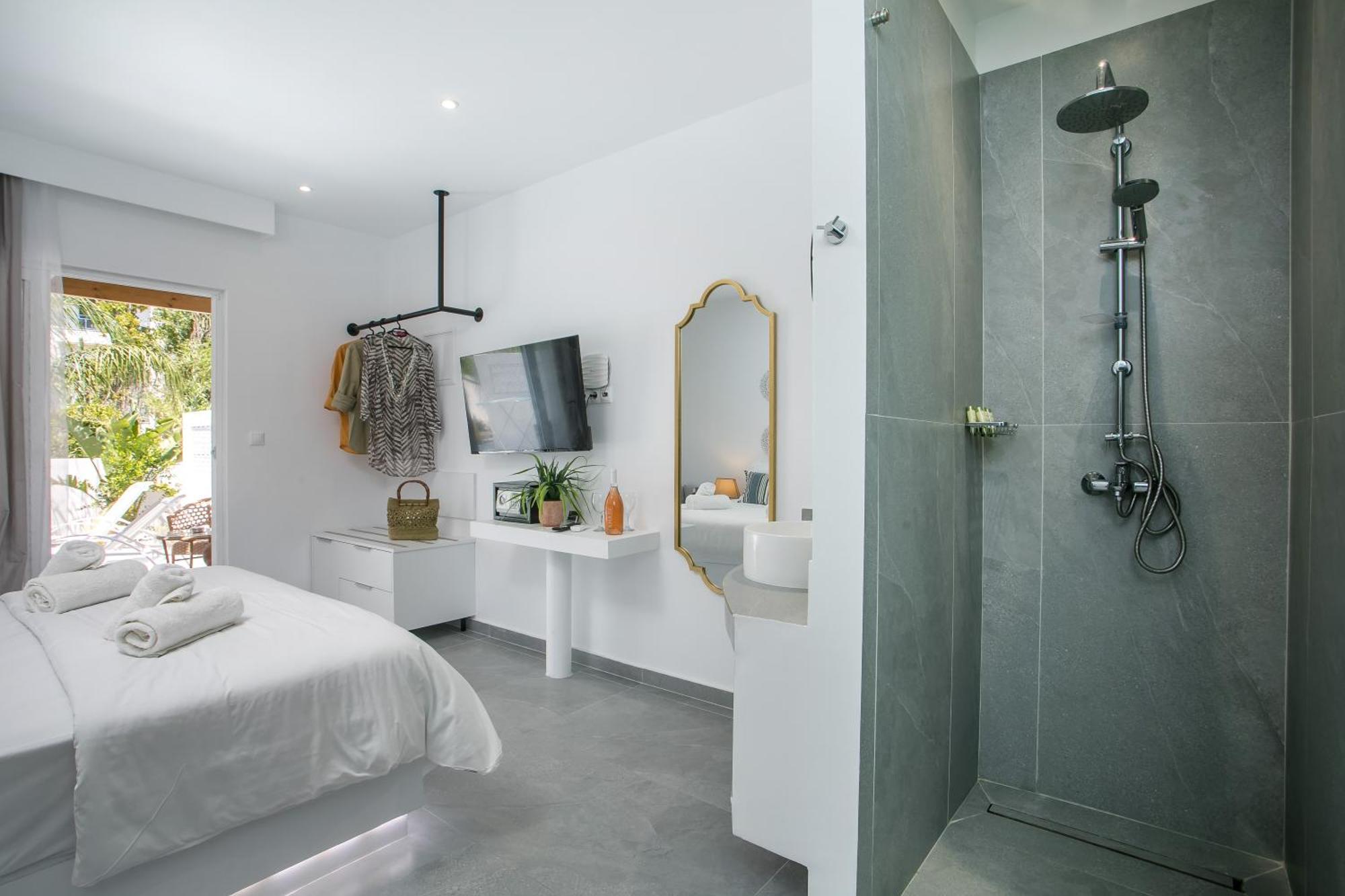 Calma Luxury Studios & Suites Фалираки Екстериор снимка