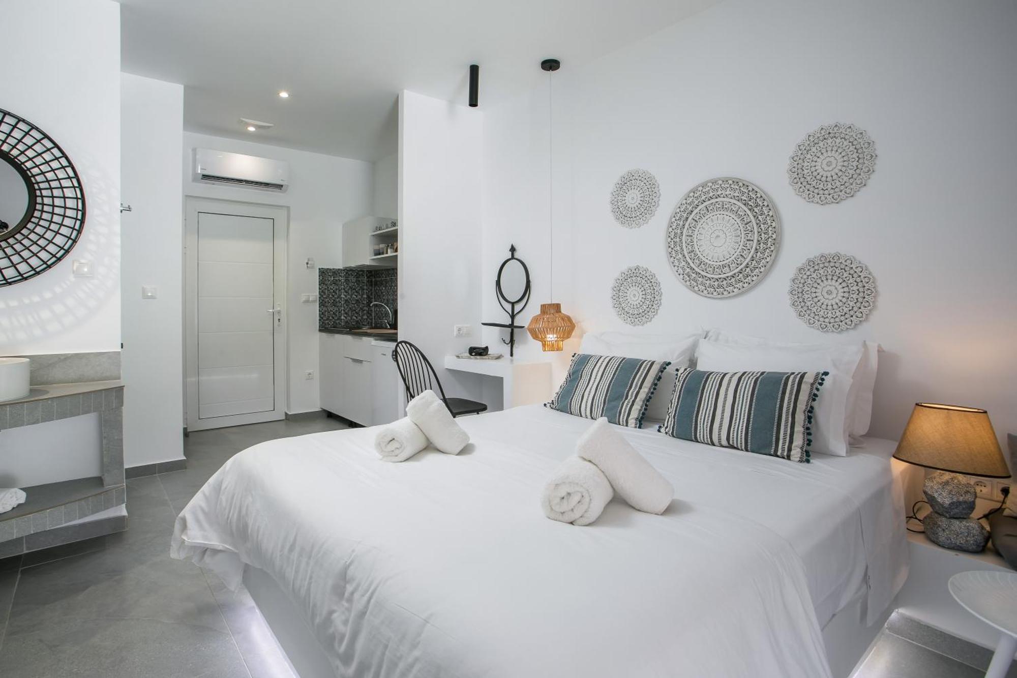 Calma Luxury Studios & Suites Фалираки Екстериор снимка