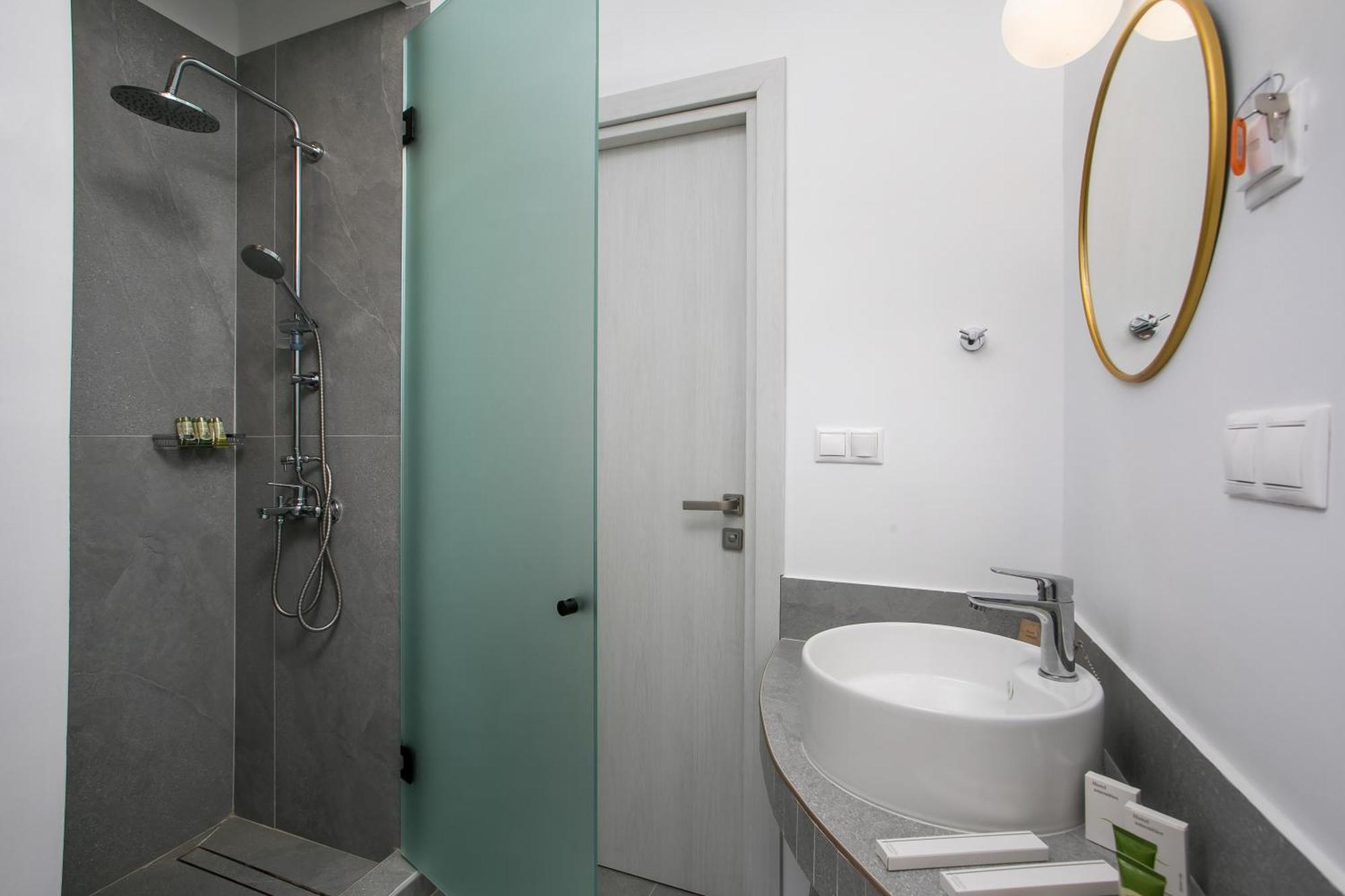 Calma Luxury Studios & Suites Фалираки Екстериор снимка
