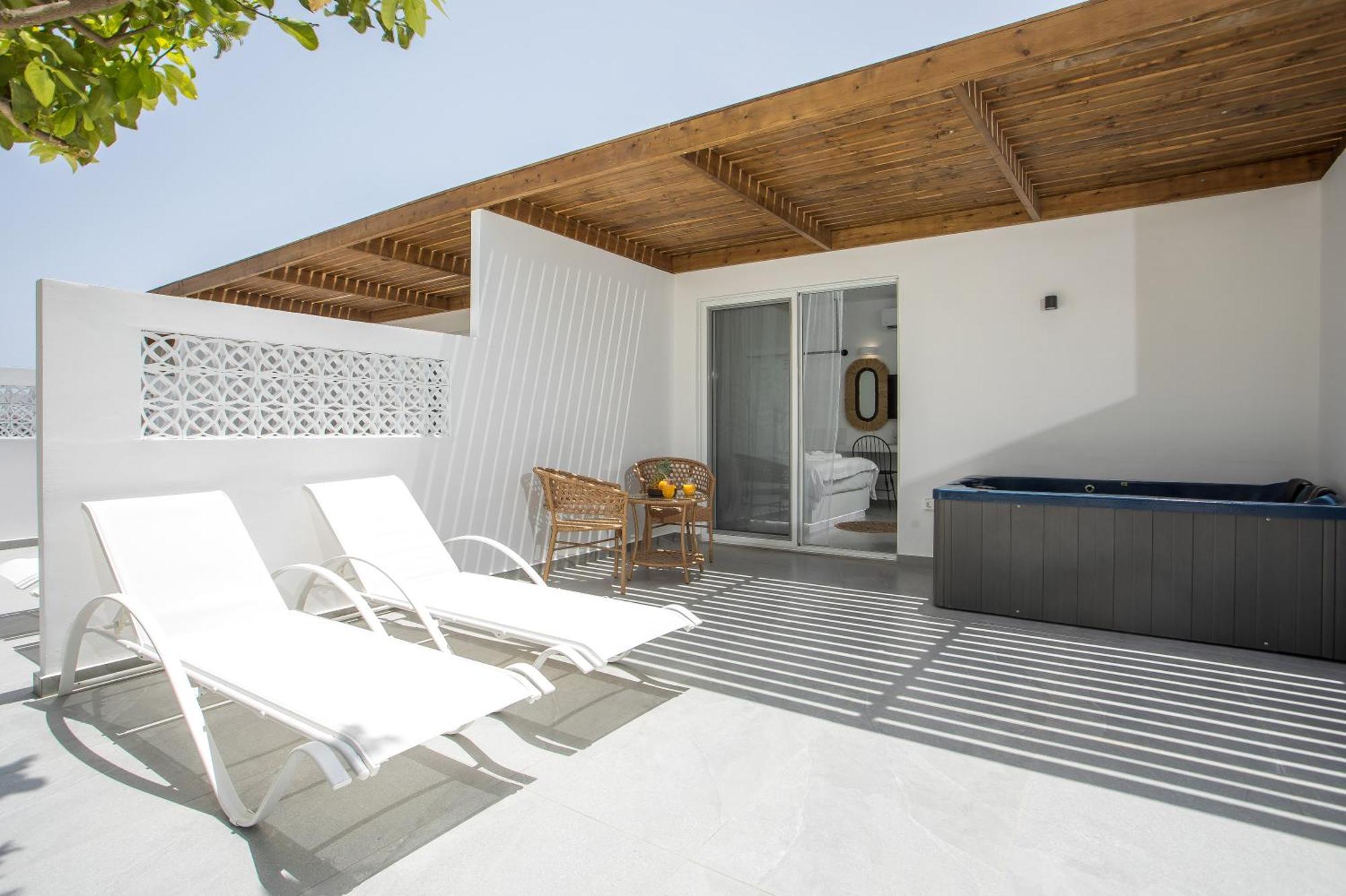 Calma Luxury Studios & Suites Фалираки Екстериор снимка